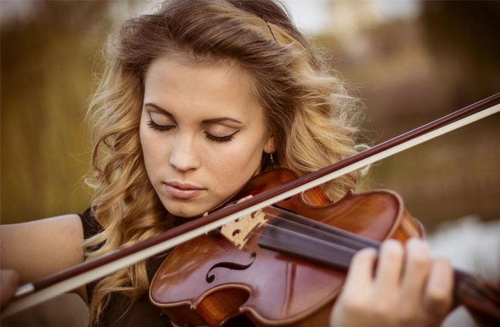 RedSynthesizer's tweet card. New research suggests there is a link between childhood adversity and creative experiences. According to a study published in Frontiers in Psychology,