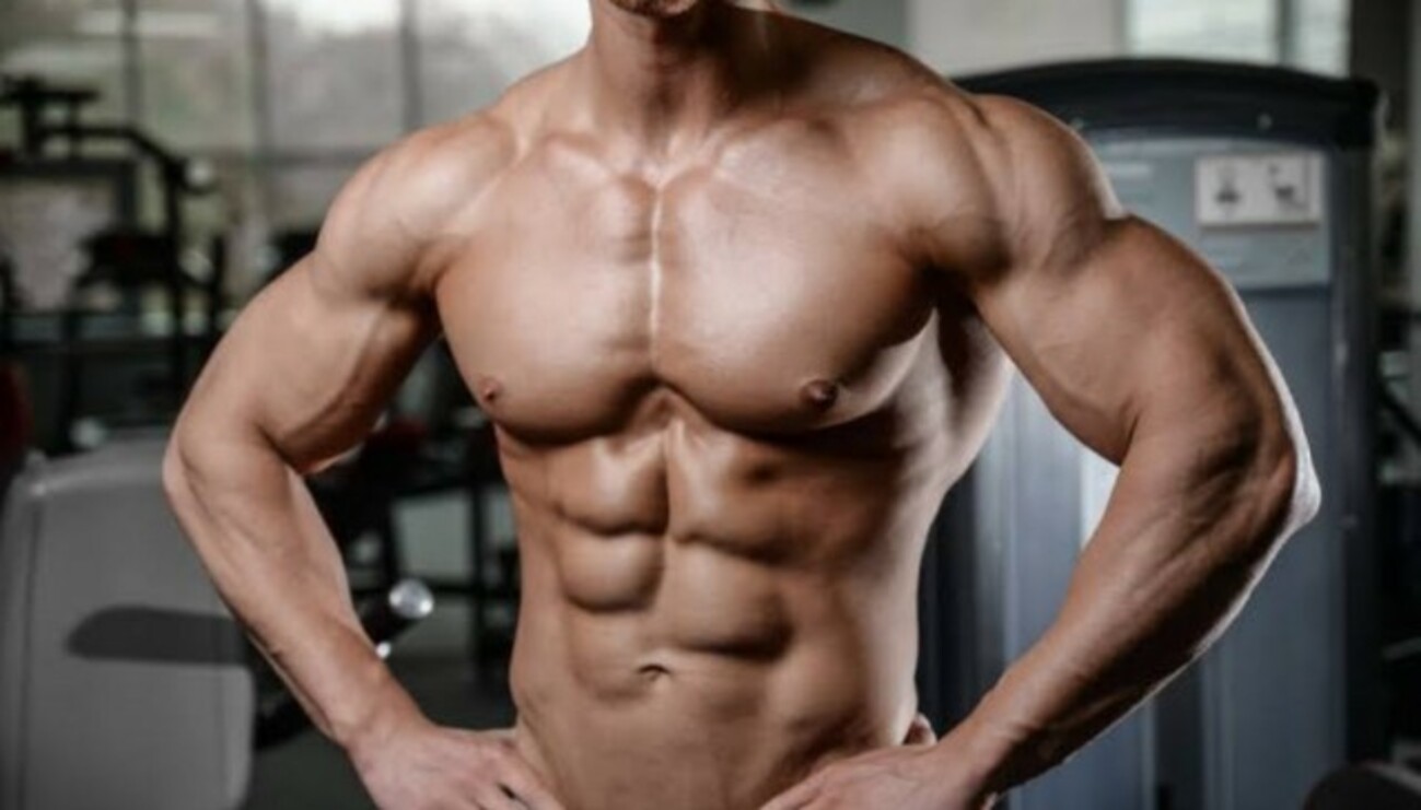 BLrH0S09KKgt93c's tweet card. こんにちは！ふーやんです！ 今回は、 胸のエクササイズ についてお話しします！ 夏場に海やプールにいくと、 引き締まった身体に胸筋の形が浮き出ている男性がいると、 ついつい凄いなぁと目で追ってしまうと思います。 ムキムキで堂々としたあの感じ めちゃくちゃカッコ良くないですか？ あの胸筋、手に入れたいですよね？ そんなあ…