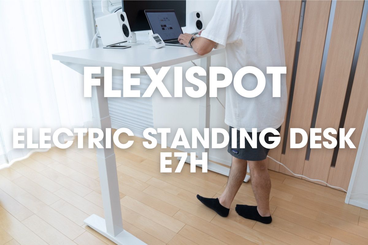 gachao32's tweet card. 人気の昇降デスク「FlexiSpot E7H」のレビューです。コの字型フレームながら耐荷重は160kgで安定性が魅力。デスクの高さを変えられると作業が捗るだけでなく、配線整理にも役立ちます。