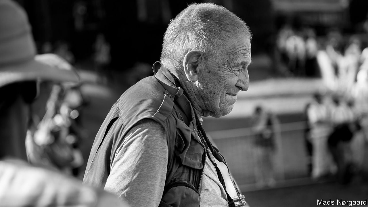 Pictures_study's tweet card. The chronicler of racial segregation in South Africa was 87