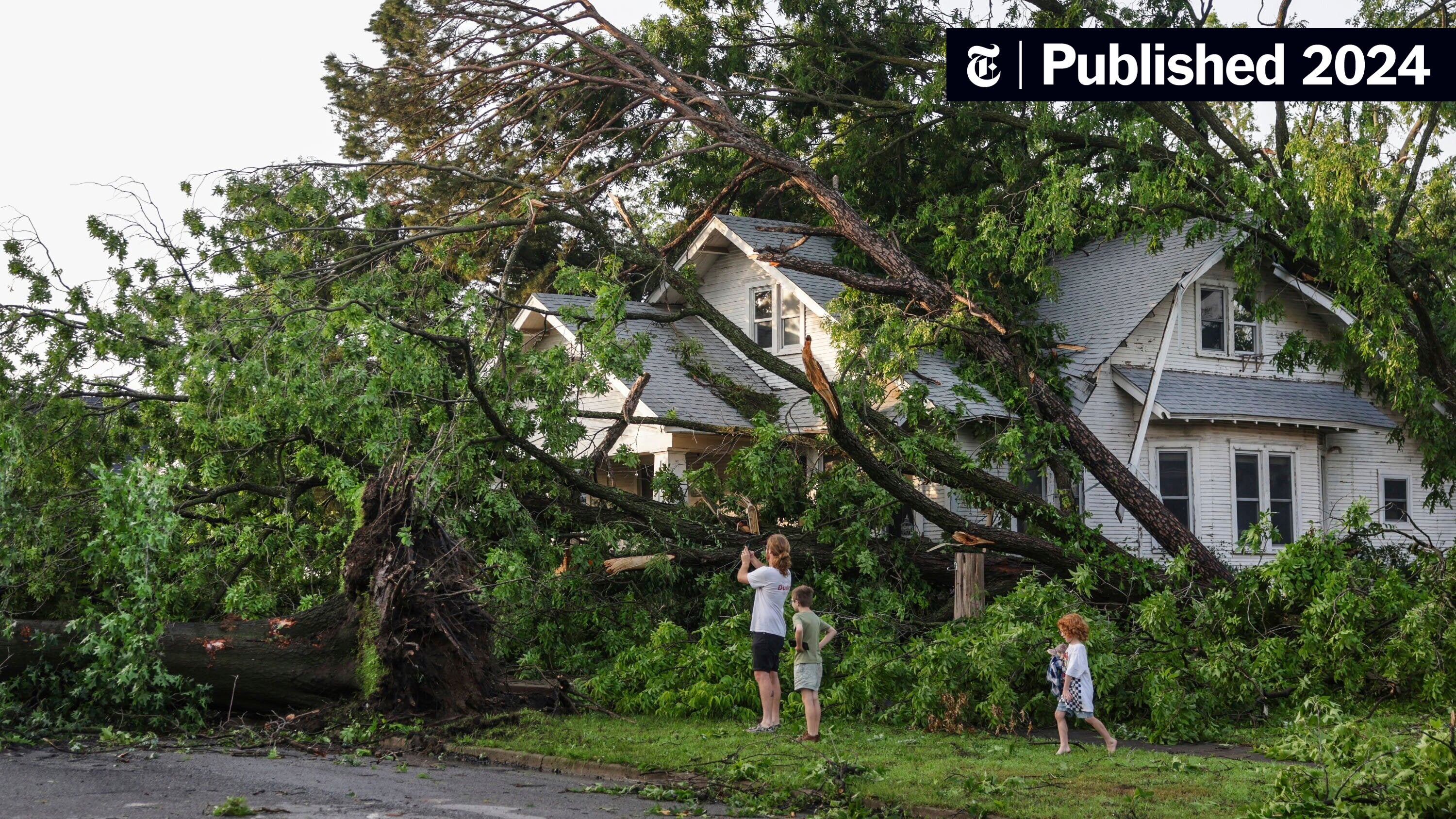 GrandmaJSilver's tweet card. The weather disrupted flights at airports from Atlanta to Boston on Monday after powerful winds and rain battered towns across the South over the weekend.