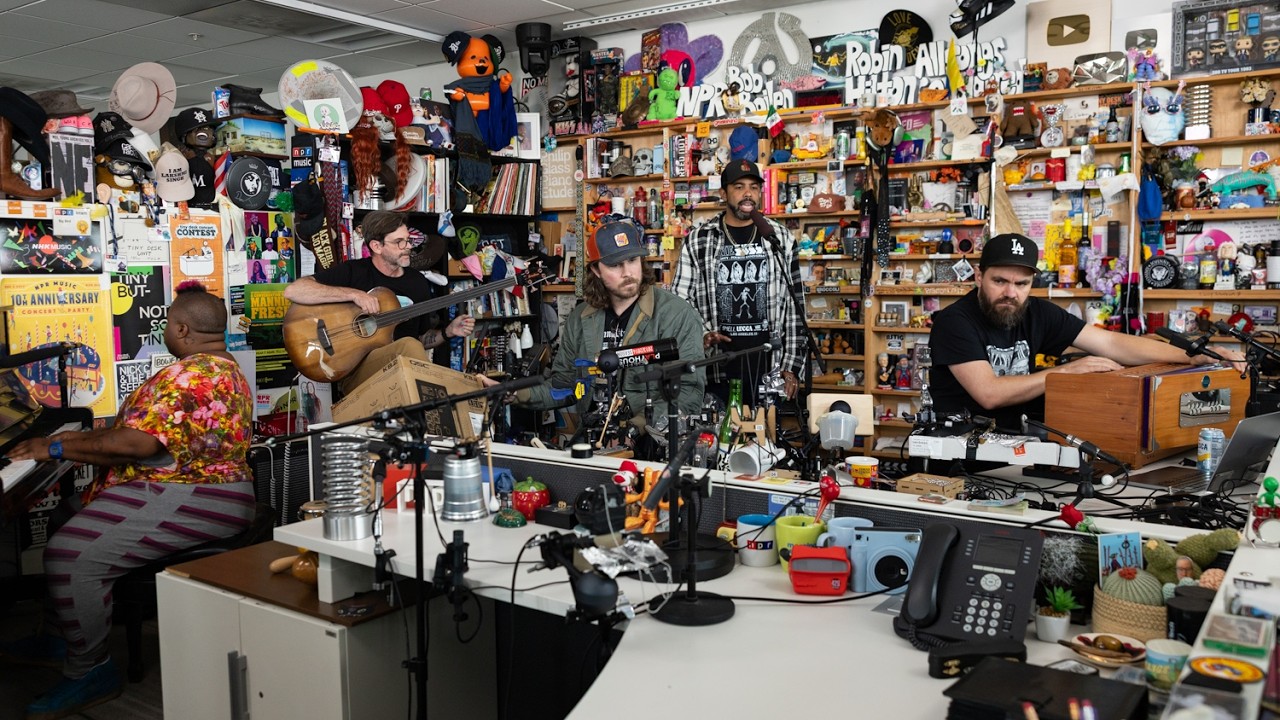 qwervv's tweet card. clipping.: Tiny Desk Concert