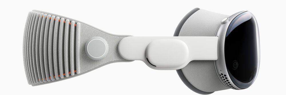 itmeetsindustry's tweet card. Erfahren Sie alles über die Apple Vision Pro, ein Extended-Reality-Headset, das hohe Auflösung und verzögerungsfreie Bildübertragung mit Bedienfreundlichkeit verbindet.