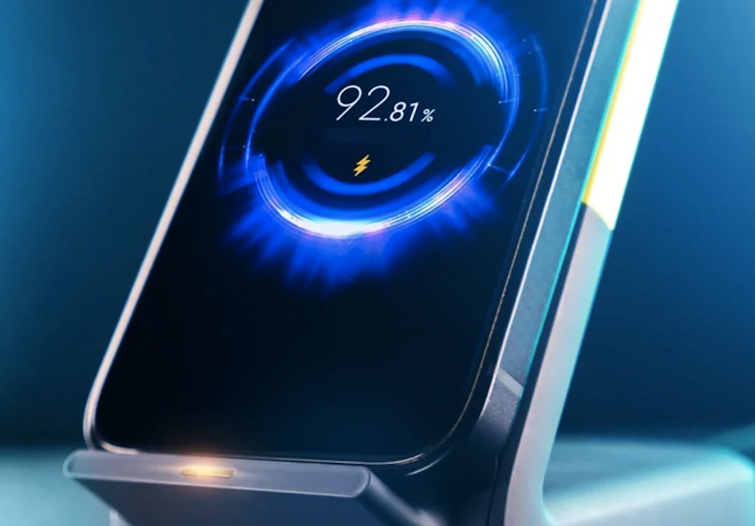 CSNCOC's tweet card. Qi2 25W wireless charging is coming to iPhones and some Android handsets. The standard improves charging speeds and it features a new branding.