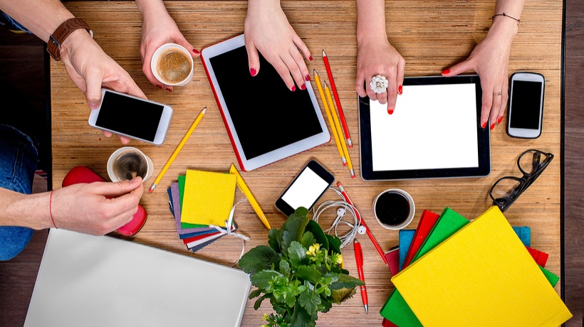 LimestoneLearn's tweet card. Wondering how to develop Mobile-Friendly eLearning Courses? Check these 8 tips for developing Mobile-Friendly eLearning Courses.