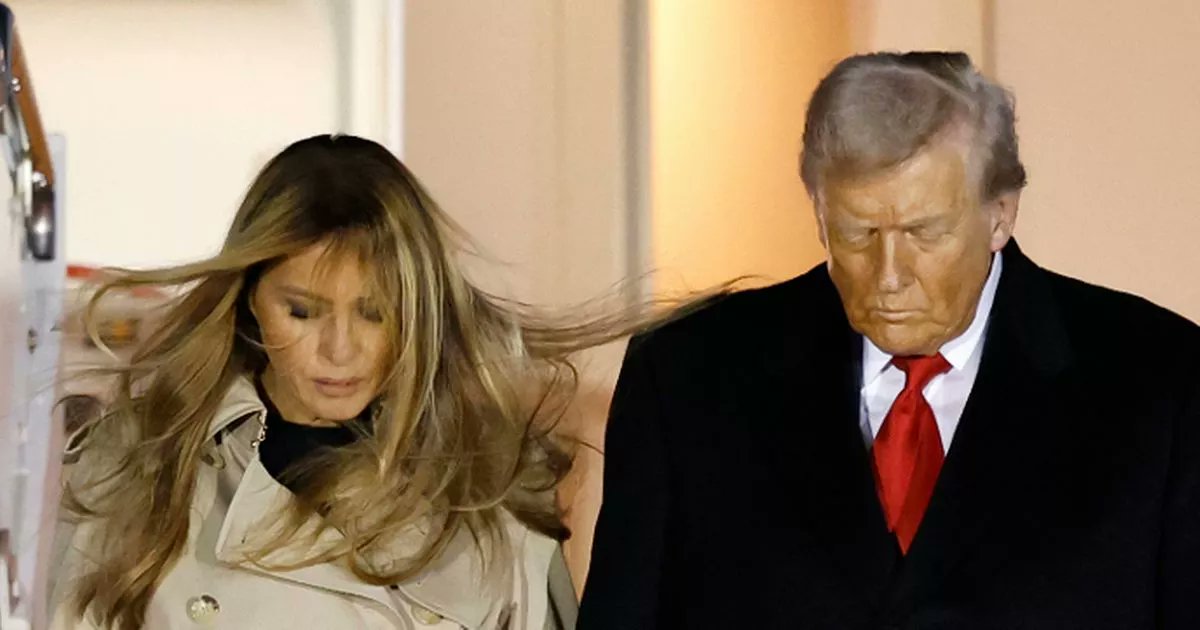 dennis_linux's tweet card. The couple could have shared a room without the president disturbing the first lady's sleep upon returning from late-night engagements