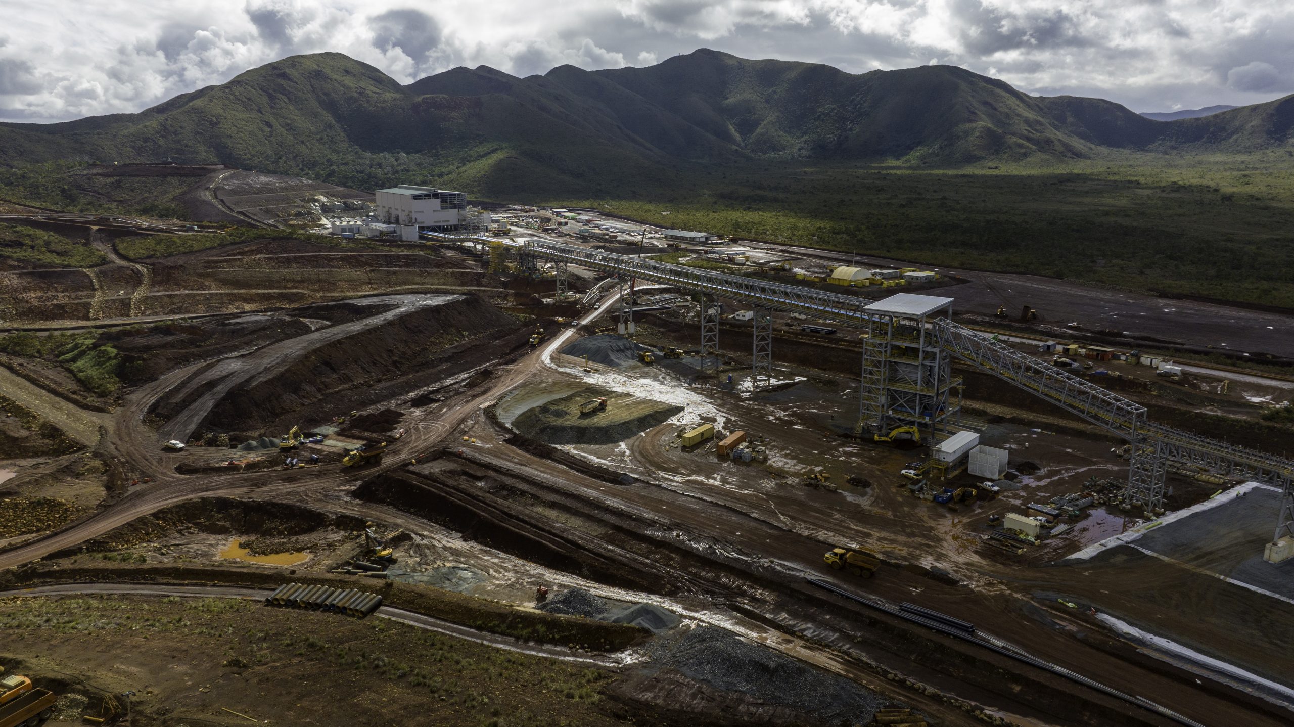 HATCHglobal's tweet card. The Lucy Project by Prony Resources revolutionized tailings storage at New Caledonia’s Goro Nickel mine. This innovative, environmentally friendly solution increased storage capacity by 3.5 times,...