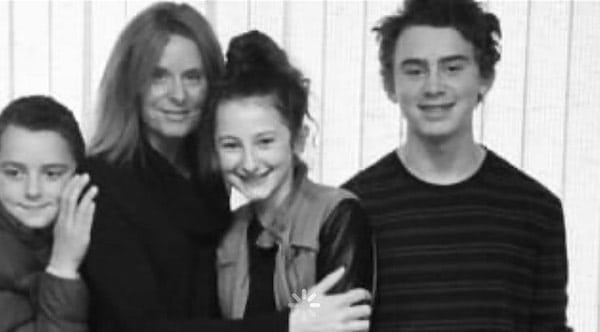 YourTeenMag's tweet card. I'm a single mom and that means carrying all the weight, all the time, and sometimes I can't hold everything in my brain.