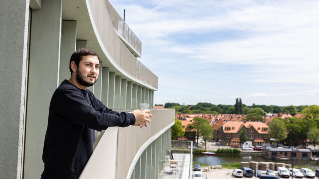 FunX's tweet card. Online wedden op voetbalwedstrijden, een kraslot kopen of een avondje naar het casino: gokken kan een leuk spelletje zijn, maar wanneer het omslaat in een verslaving kan het grote gevolgen hebben....