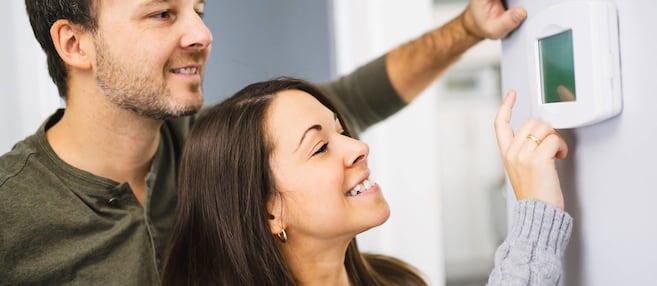 Synercis's tweet card. Vous voulez diminuer votre consommation d’électricité, mais vous ne voulez pas installer d’appareils intelligents dans votre maison? Vous pouvez alors opter pour le programme de tarification dynami...