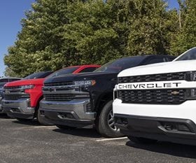 dqc1985's tweet card. GM is recalling nearly 600,000 SUVs and trucks in the United States due to engine issues, it announced Tuesday.