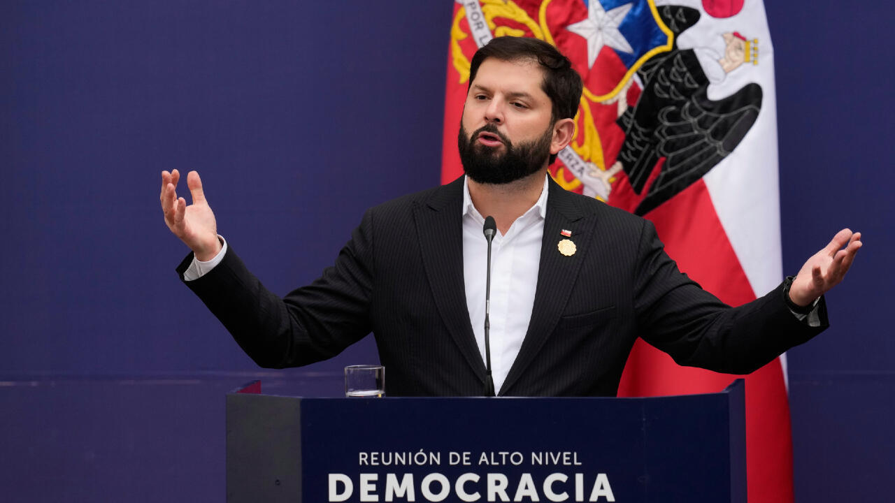 MVJAVJ's tweet card. Del entusiasmo reformista que envolvió la elección del presidente más joven de la historia de Chile queda poco. Mientras la aprobación popular ronda el 30%, según diversas encuestas, el legado de...