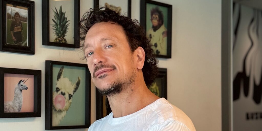 teleshowcom's tweet card. El actor compartió un mensaje en redes sociales donde destacó la importancia de la empatía y los gestos amables tras su ruptura con Gimena Accardi