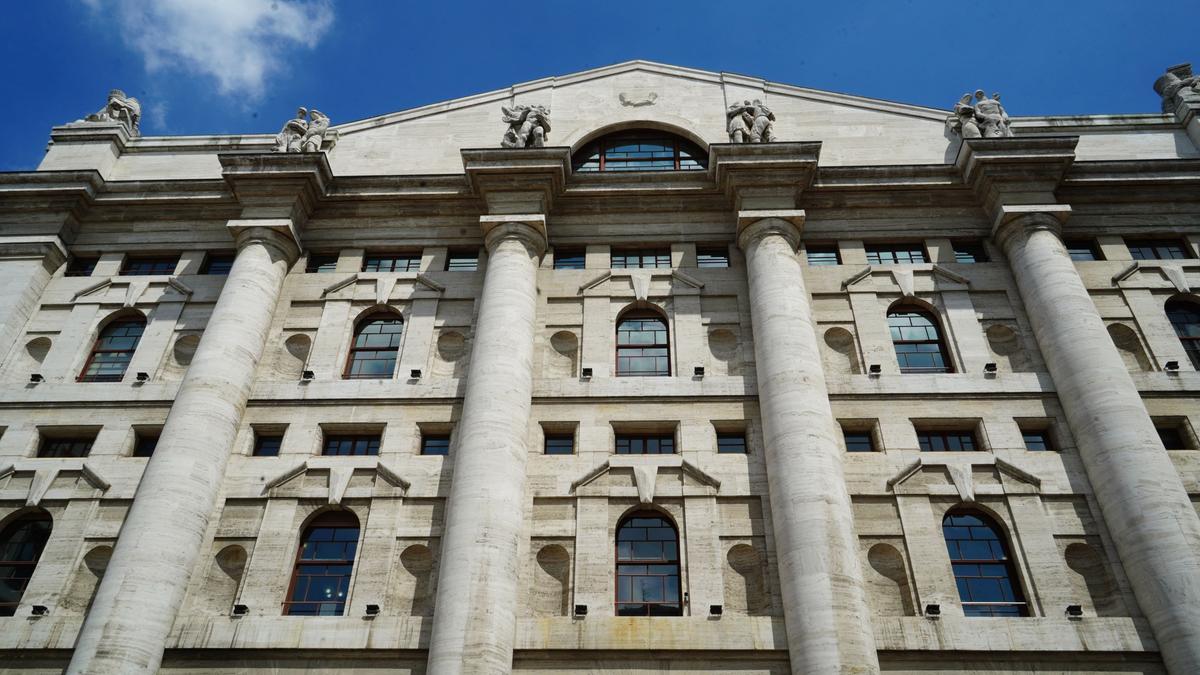 TwistedLeonardo's tweet card. Nell’ultimo anno il rendimento del listino principale comprensivo delle cedole è stato del 12,9%. Nel 2025 il «dividend day» è il 19 maggio ma sette blue chip hanno già staccato la cedola