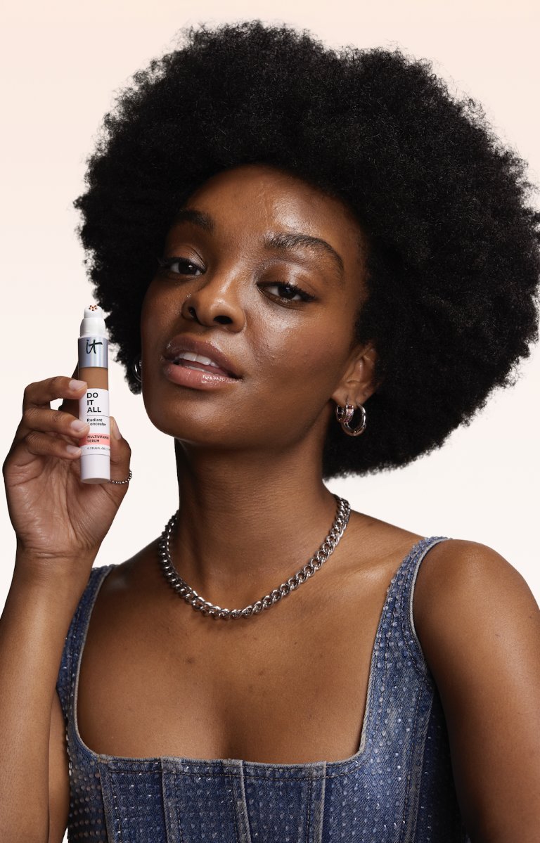 the25h's tweet card. كونسيلر "دو إت أول راديانت" من IT Cosmetics يمنحك إشراقة تدوم حتى ستة عشر ساعة بفضل تركيبته المتطورة مع أطباء متخصصين. يوفر تغطية متوسطة وترطيب يدوم لأربع وعشرين ساعة ويحتوي على فيتامينات تعزز...