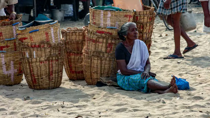 Siyahi_Blog's tweet card. In the morning chill and hot summer day,She sat in the dust,Breaking stone on the roadside.Breathing coal-tar fumes,And eating dust-coated bread.His i...
