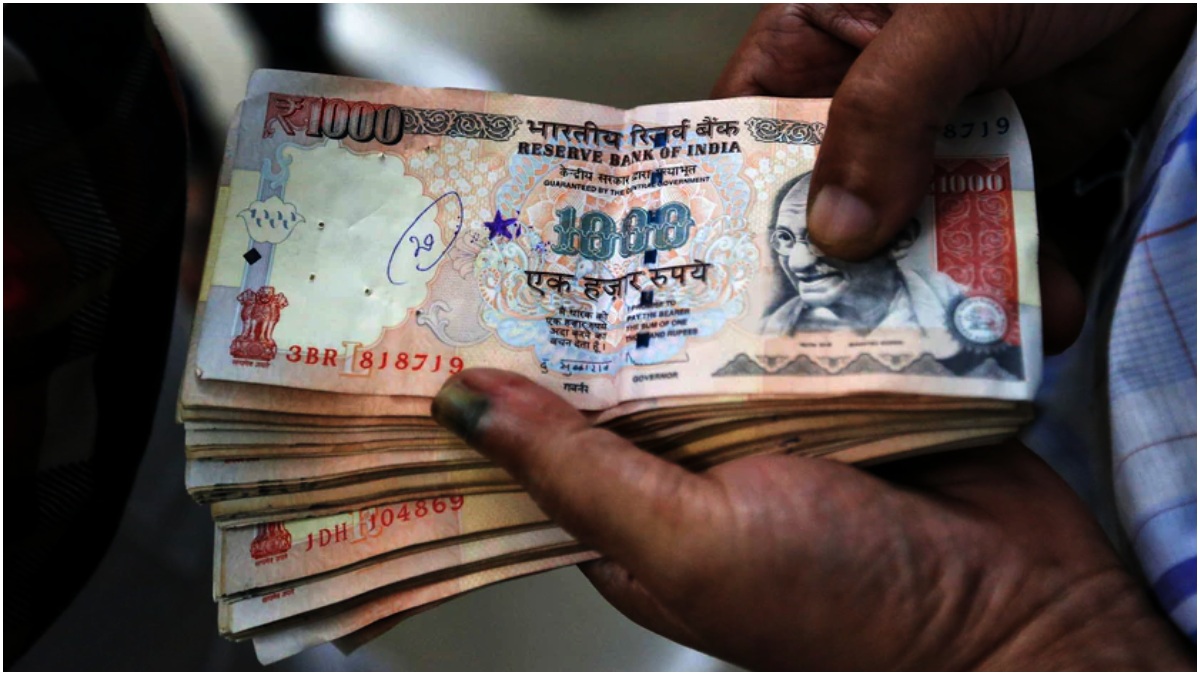 oneindiatelugu's tweet card. RBI has declared that the news of re-introduction of Rs 1000 note is speculative and there is no such thought.1000 రూపాయల నోటును తిరిగి ప్రవేశపెడుతున్నారే వార్త ఊహాజనితమేనని, అటువంటి ఆలోచన ఏదీ లేదని...