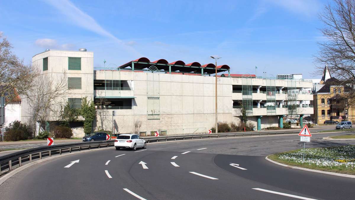 fdp_sv_hef's tweet card. Herkules-Parkhaus: Nach dem Hessentag beginnt der Umbau