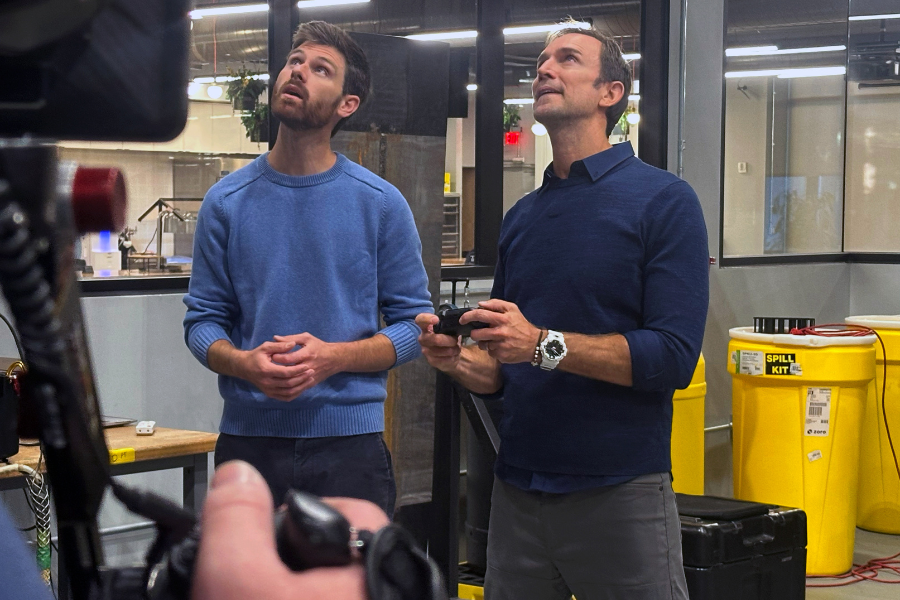 carlosroa1's tweet card. Creativity and commitment come together on the set of The Visioneers. The goal is to tell real stories of innovation, reminding us that the foundations of a sustainable future are being built today...