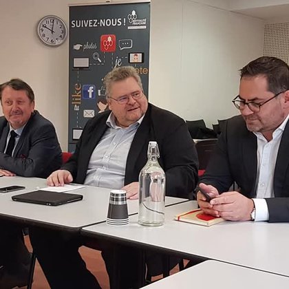 Tweet card summary image