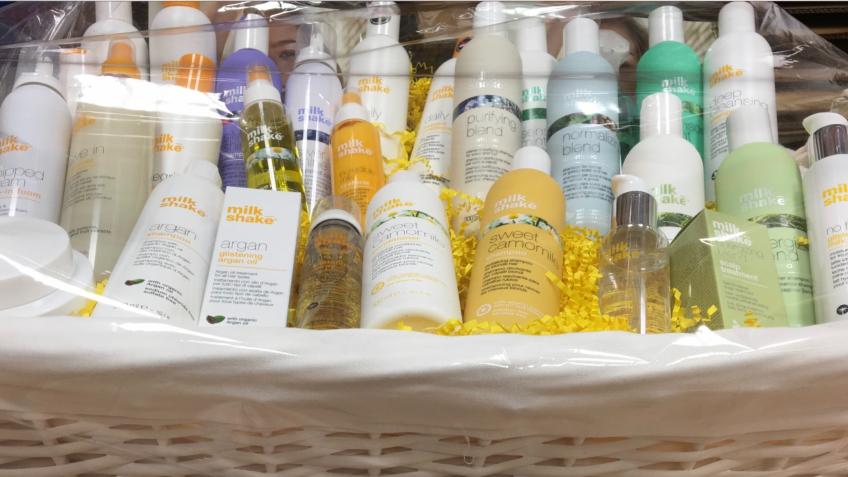 bigblackbag's tweet card. Enter by 16/05/25 to support Friends of The Elm Tree and win one of 20 prizes, including a week’s holiday in our beautiful village.