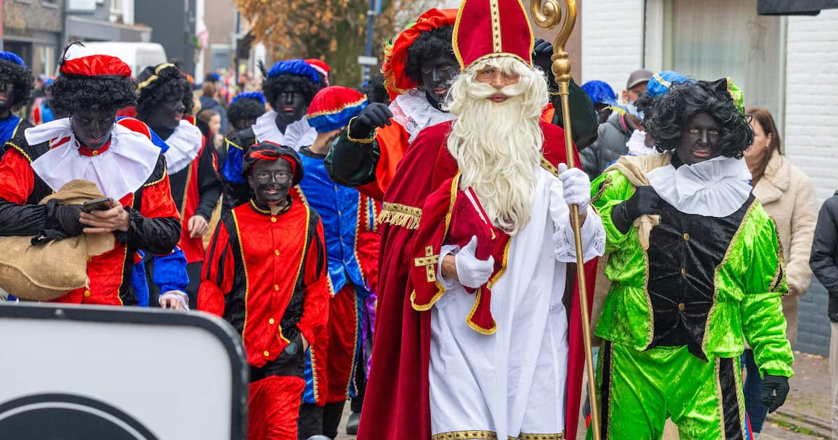 ryk_sr's tweet card. In Yerseke was zaterdagochtend tóch een intocht van Sinterklaas. De officiële intocht werd afgelast na een aangekondigde demonstratie van Kick Out Zwarte Piet (KOZP) en berichten over eventuele...