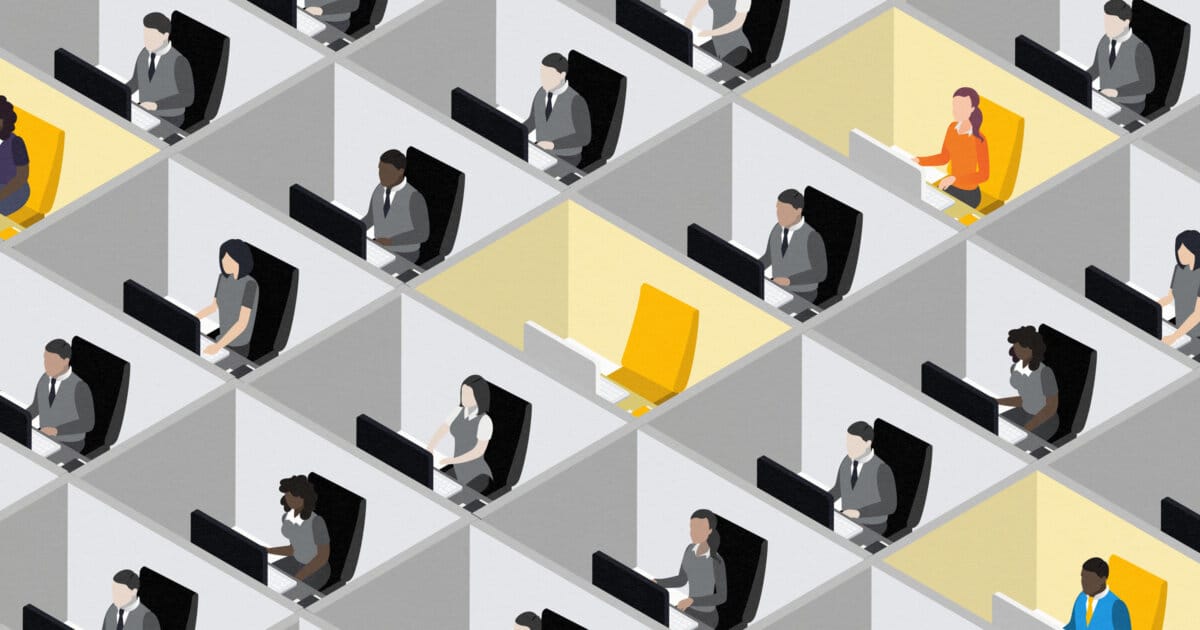 mitsmr's tweet card. Executives should be focusing on employee outcomes and accountability rather than performative in-office appearances.