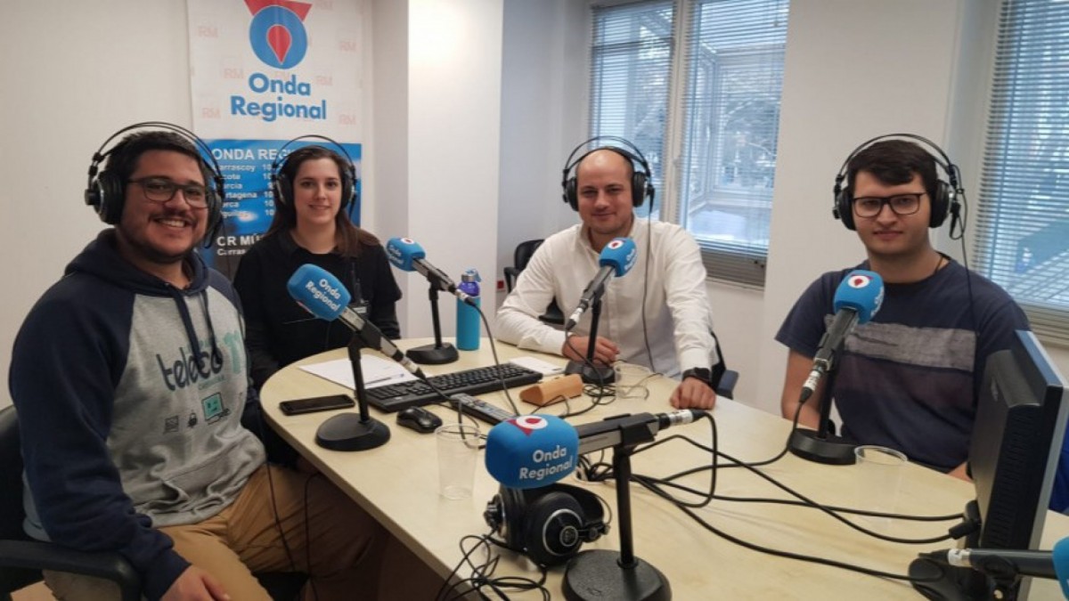 Lolaonda's tweet card. Nuestros colaboradores nos proponen planes muy divertidos para celebrar Halloween, con series, películas, disfraces, e incluso música. Además, opinan sobre el cambio de hora y cómo les afecta