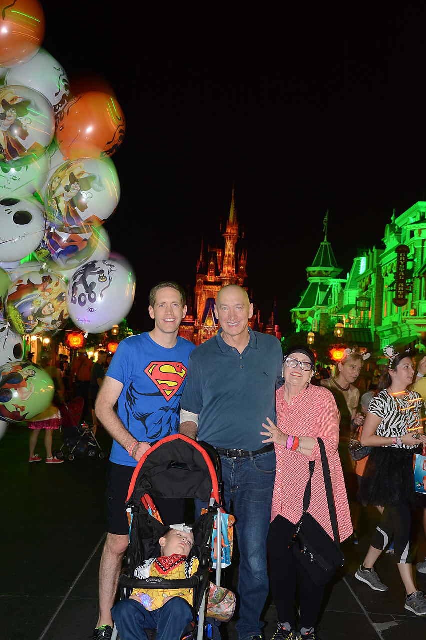 TrippyLifeBlog's tweet card. Are you planning to go to a Disney Halloween Party? Want to compare the Oogie Boogie Bash vs. the Mickey's Not So Scary Halloween Parties? Perfect! I a ...