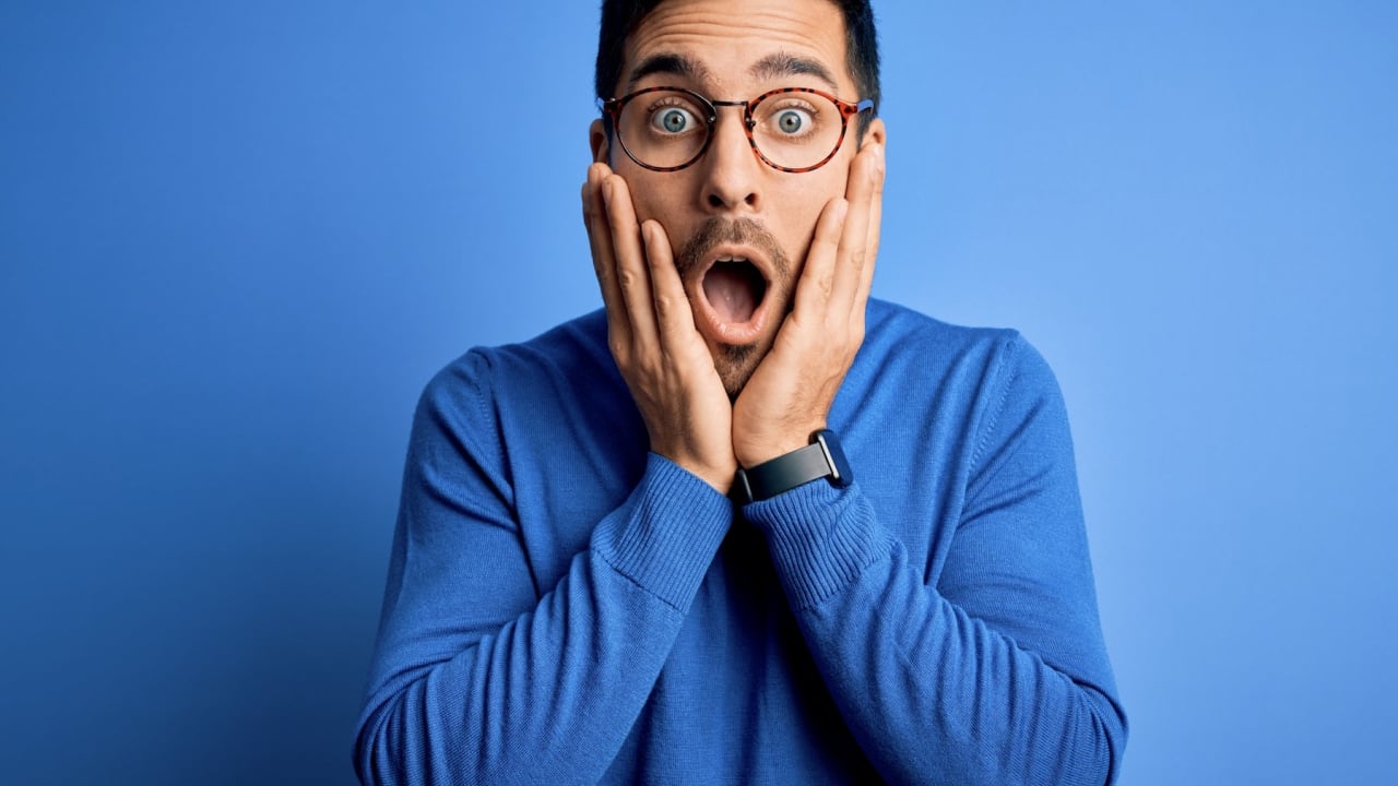 chr_paillard's tweet card. L'opérateur Bouygues Telecom a été victime d'une cyberattaque. Les coordonnées bancaires de nombreux clients ont été volées. Ils risquent d'éventuels prélèvements frauduleux. Voici comment réagir.