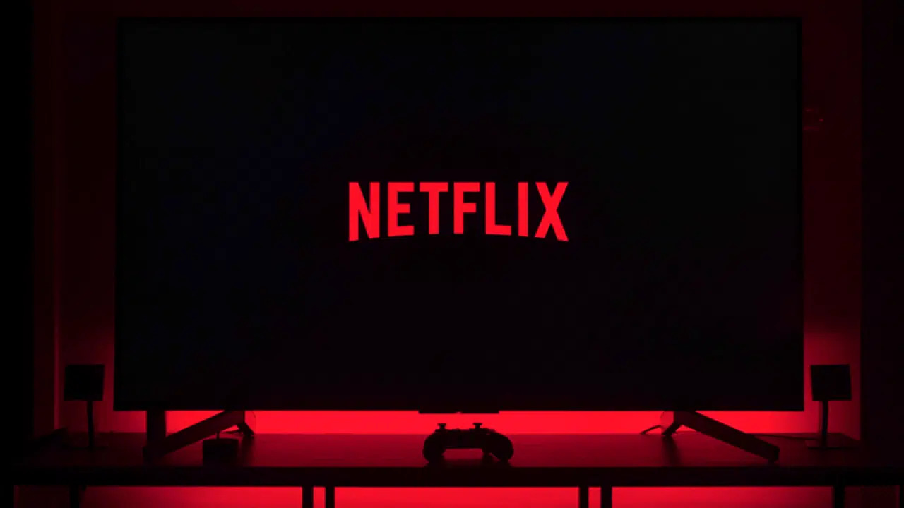 ScreenWorld_it's tweet card. Due terzi degli americani preferiscono vedere film sui servizi streaming piuttosto che andare al cinema. Ecco cosa ha rivelato il sondaggio.