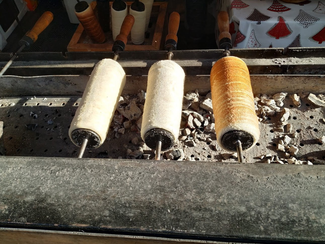 BudapestBlog's tweet card. One of the most popular sweets at any festival in Budapest is the Kürtöskalács, also known as the Chimney Cake or the Seklér Cake. But why should this delight only be eaten at other festivals? Now...