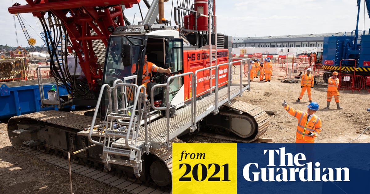 ChrisGPackham's tweet card. Tory MPs celebrate demise of a ‘hugely expensive white elephant’ while other northern leaders dismayed