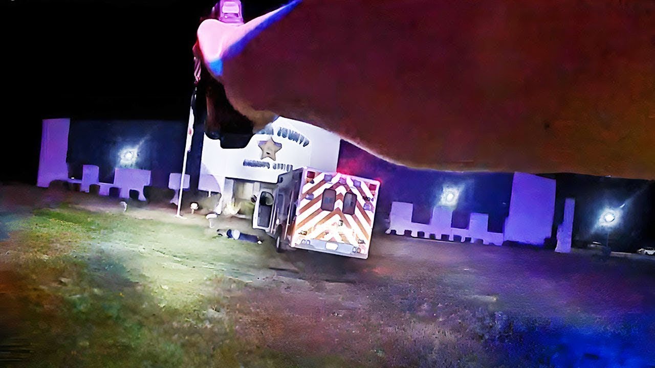 BerettaDarkwolf's tweet card. The Worst Thing You Could Do When a Police Officer Shows Up