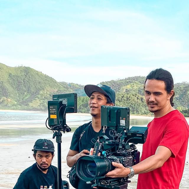 david8js's tweet card. David John Schaap (@david8js) • Instagram photos and videos