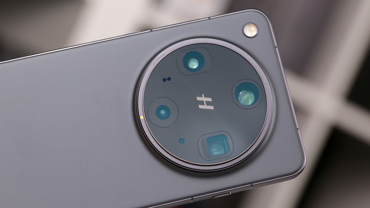 ComputerBase's tweet card. Nicht die Redaktion, sondern die Community wählt aus 135 anonymisierten Aufnahmen von neun Geräten das Smartphone mit der besten Kamera.