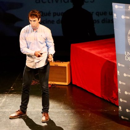 Tweet card summary image