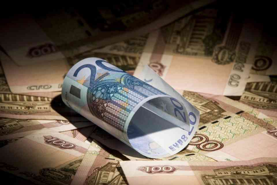 nelloscavo's tweet card. Non solo rubli. Più di 50 milioni versati dai teocon per finanziare gli "identitari" Ue