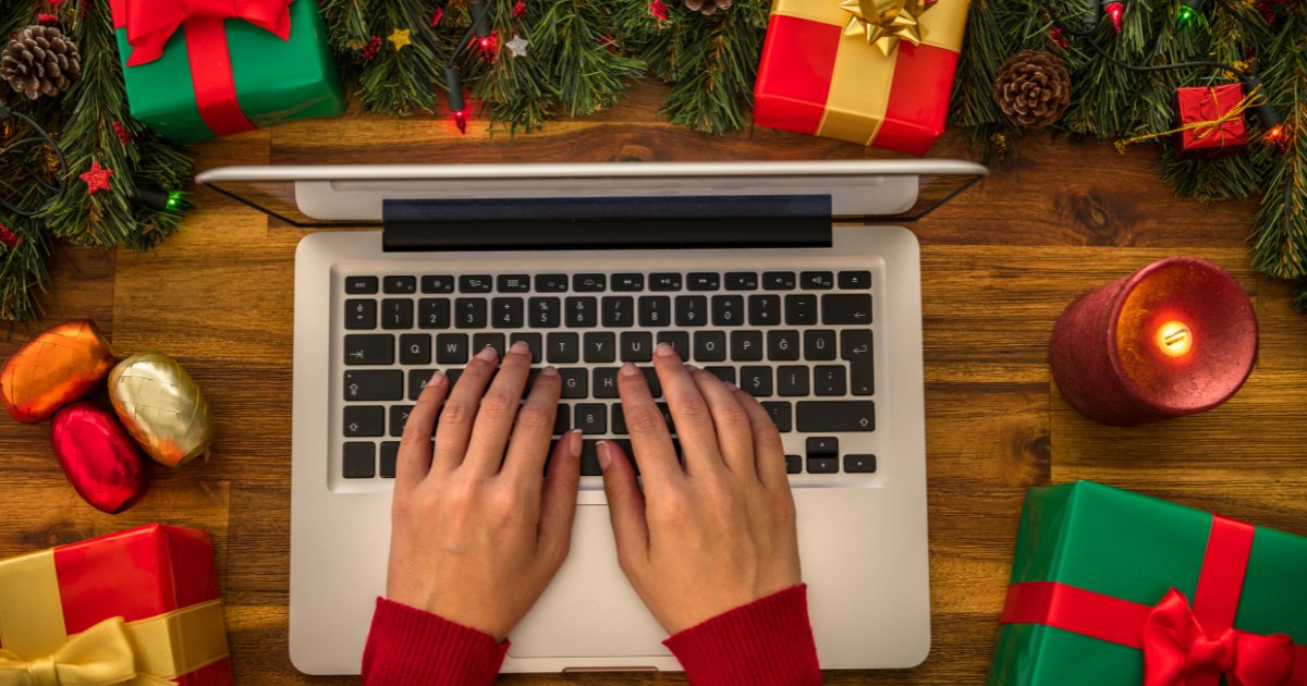 Volusion's tweet card. The biggest holiday sales weekend of the year is almost here—here are some last minute tips for ensuring that your ecommerce store has a successful Black Friday and Cyber Monday