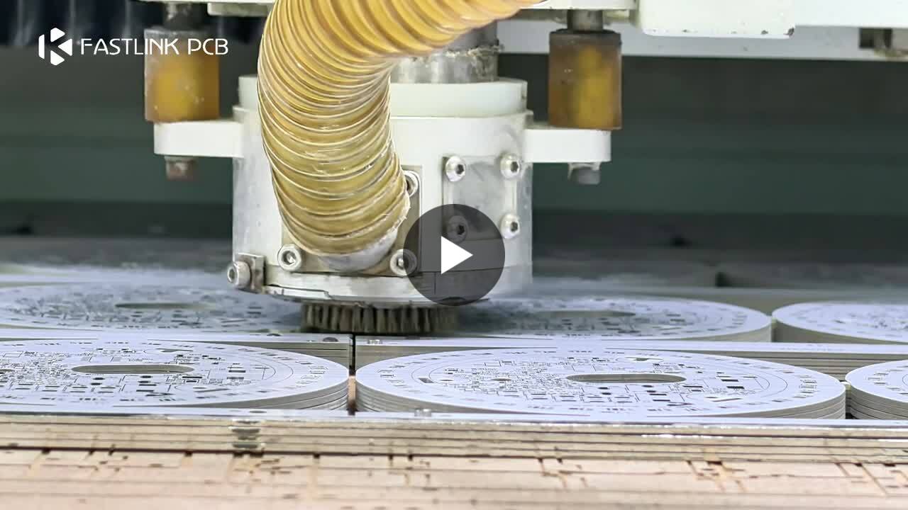 Jack_FastLink's tweet card. Do you know how PCBs shapes are routed? FastlinkPCB are equipped with imported high-precision three-axis CNC routers, capable of precisely machining complex curves for wearable devices, compact...