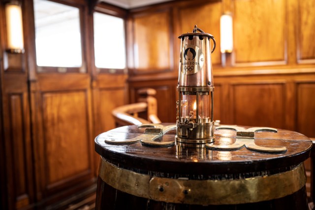 pascal_briend's tweet card. Disposée dans une lanterne à l’issue de la Cérémonie de passation, la flamme olympique a embarqué ce samedi 27 avril 2024 à bord du « Belem » pour une traversée de la Méditerranée qui s&rsquo…