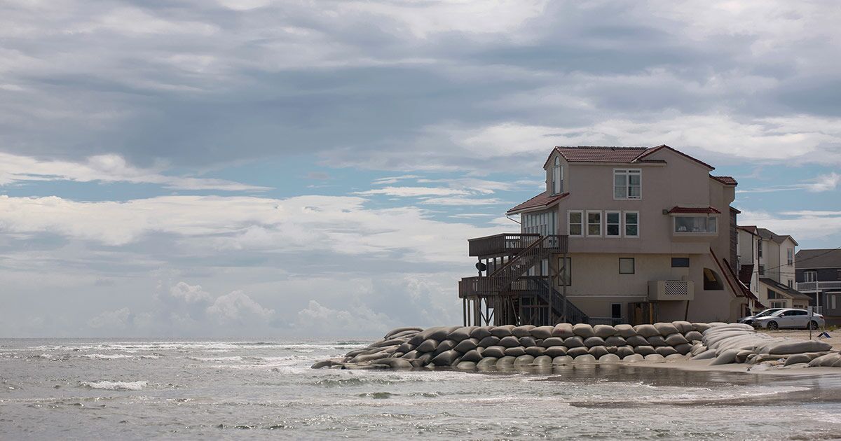 Scott_M_Cantor's tweet card. More and more houses are vulnerable, but that may not be fully reflected in insurance costs.