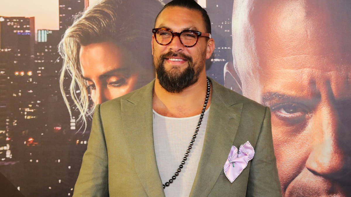 Mihi_Forbes's tweet card. Other big Kiwi stars like Karl Urban and Martin Henderson are also affected.