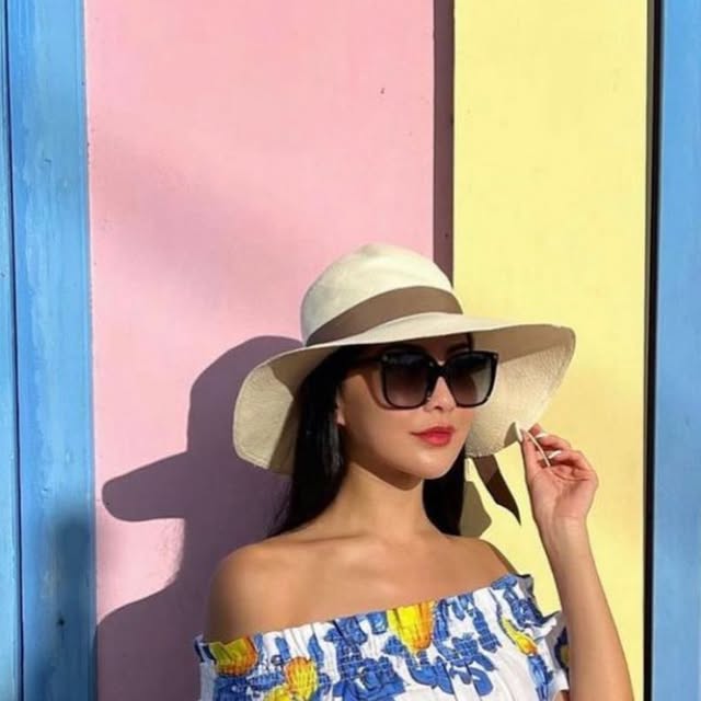 PoolsideStyle's tweet card. Poolside Style (@poolsidestyle) • Instagram photo