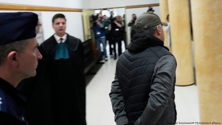 DuMandic's tweet card. Ein polnisches Gericht lehnt die Auslieferung von Wolodymyr Z. nach Deutschland ab und setzt ihn auf freien Fuß - mit einer erstaunlichen Begründung. Das könnte Folgen für das deutsch-polnische...