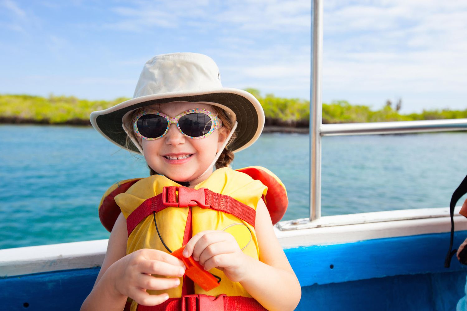 AmerAcadPeds's tweet card. Keep your kids safe and secure in all types of water situations, such as boating and swimming, with our tips for choosing U.S. Coast Guard-approved life jackets.