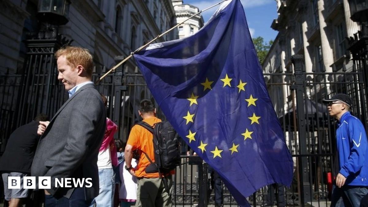 Roopa13B's tweet card. A petition calling for Sadiq Khan to declare London an independent state after the UK voted to quit the EU is signed by thousands of people.