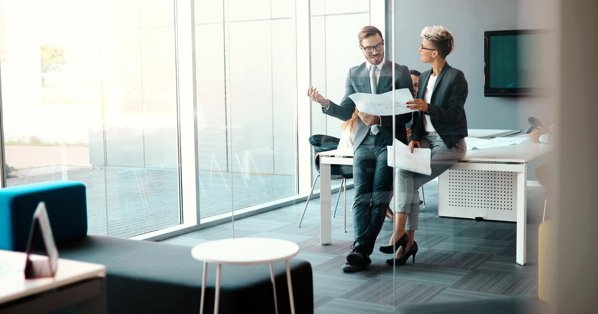 devsdata's tweet card. Interim recruitment and executive search offer different paths to leadership. This article shares insights, use cases, and our experience with both models.