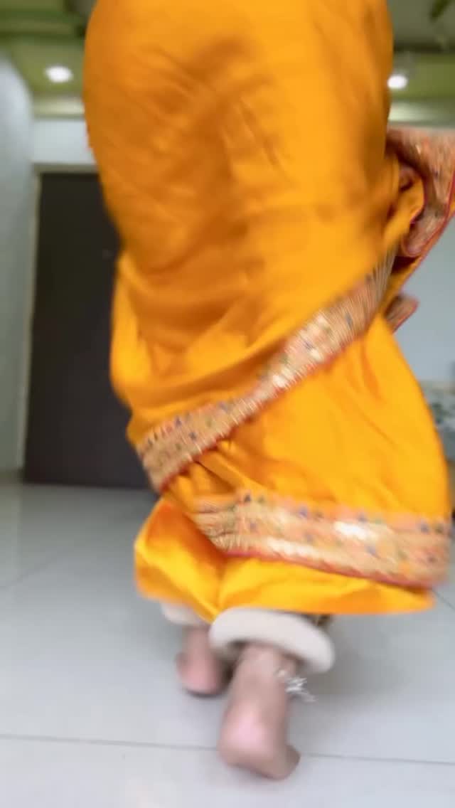 ManmathanMohan's tweet card. டான்ஸ் மட்டும் பாருங்க மக்களே ஃபிரண்ட்ஸ் #