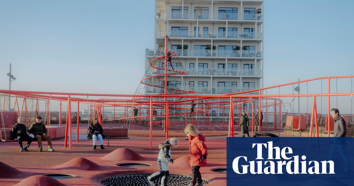 OpenNotion's tweet card. While ambitious urban planners try to make 15-minute cities a reality, the Nordhavn district of Copenhagen has gone one better. What’s life like when everything you need is just a stroll away?